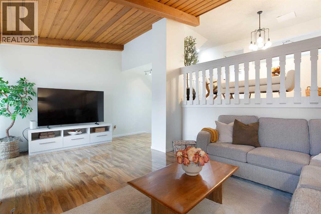 Single Family House 4 Level for Sale in   Oakmoor Way SW Oakridge Calgary 