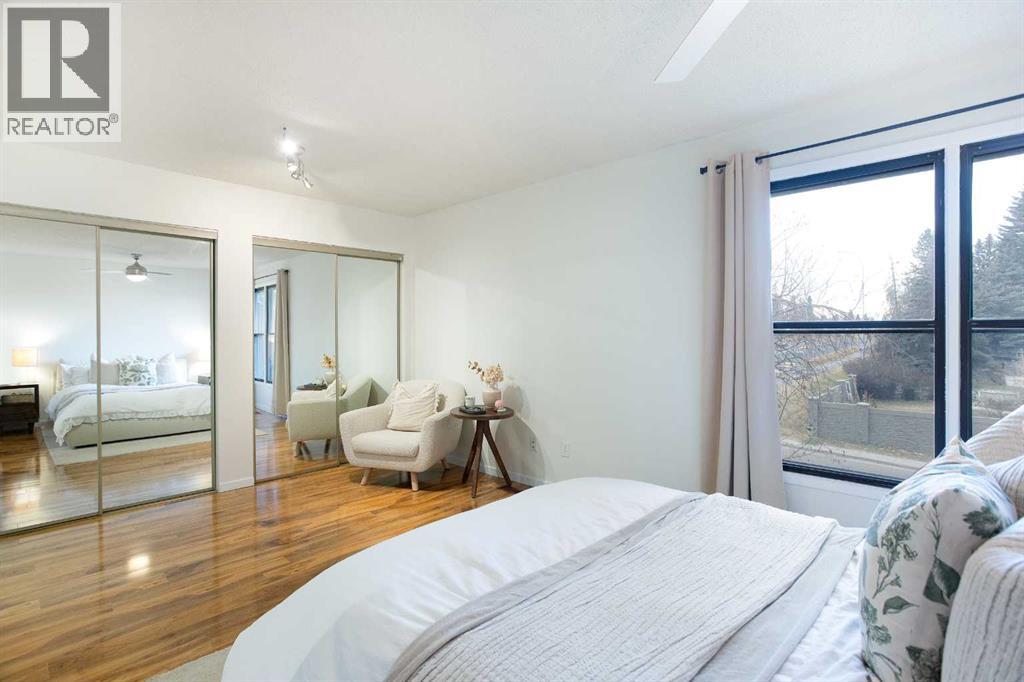 Single Family House 4 Level for Sale in   Oakmoor Way SW Oakridge Calgary 