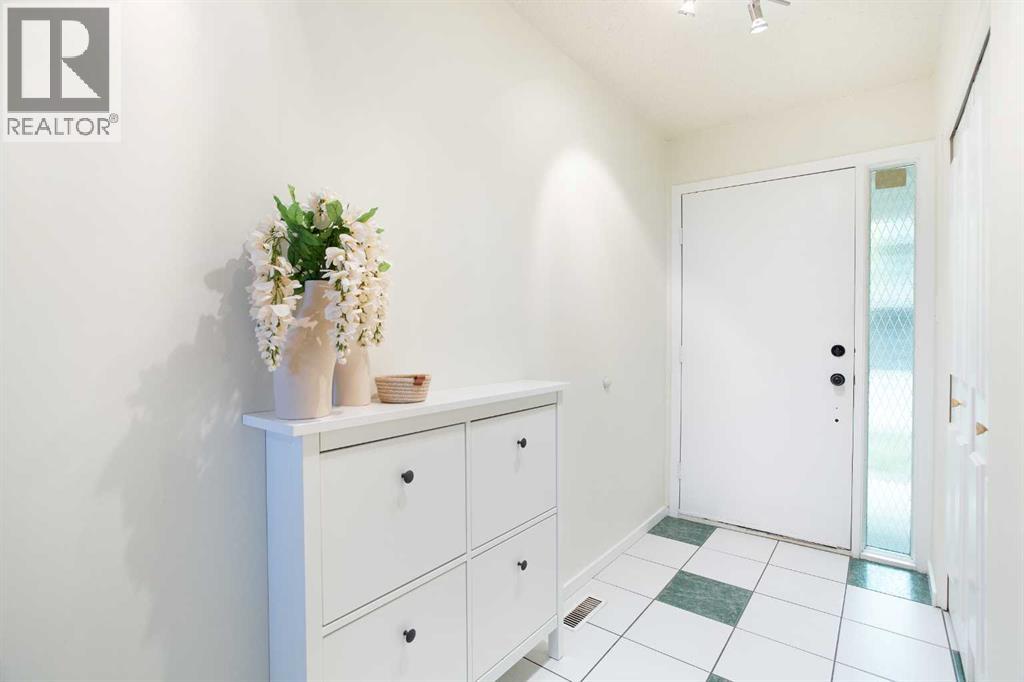 Single Family House 4 Level for Sale in   Oakmoor Way SW Oakridge Calgary 