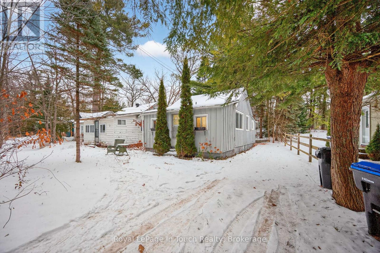 85 TINY BEACHES ROAD S - 1