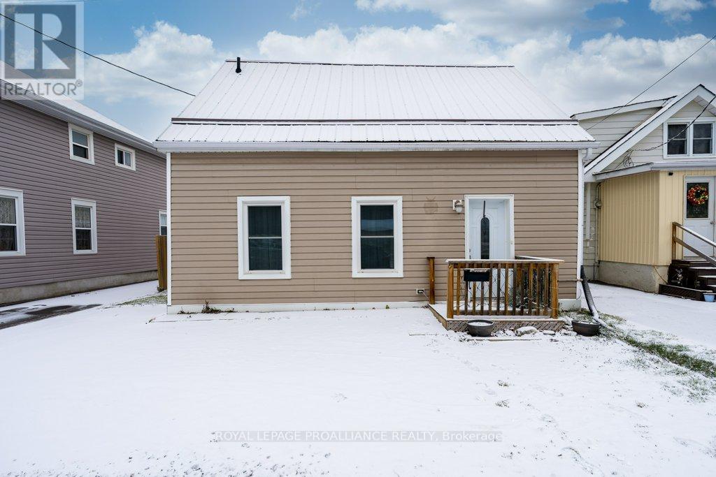 31 PELHAM STREET - Photo 2 of 39, Quinte West (Trenton Ward), Ontario
