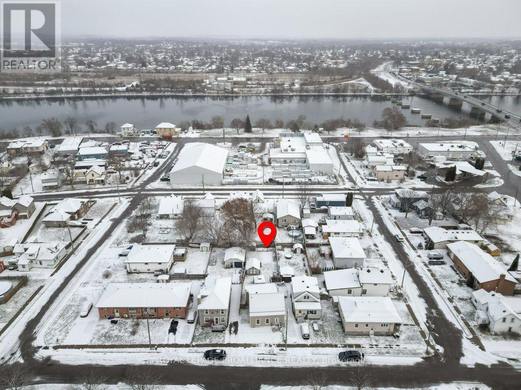 31 PELHAM STREET - Photo 5 of 39, Quinte West (Trenton Ward), Ontario