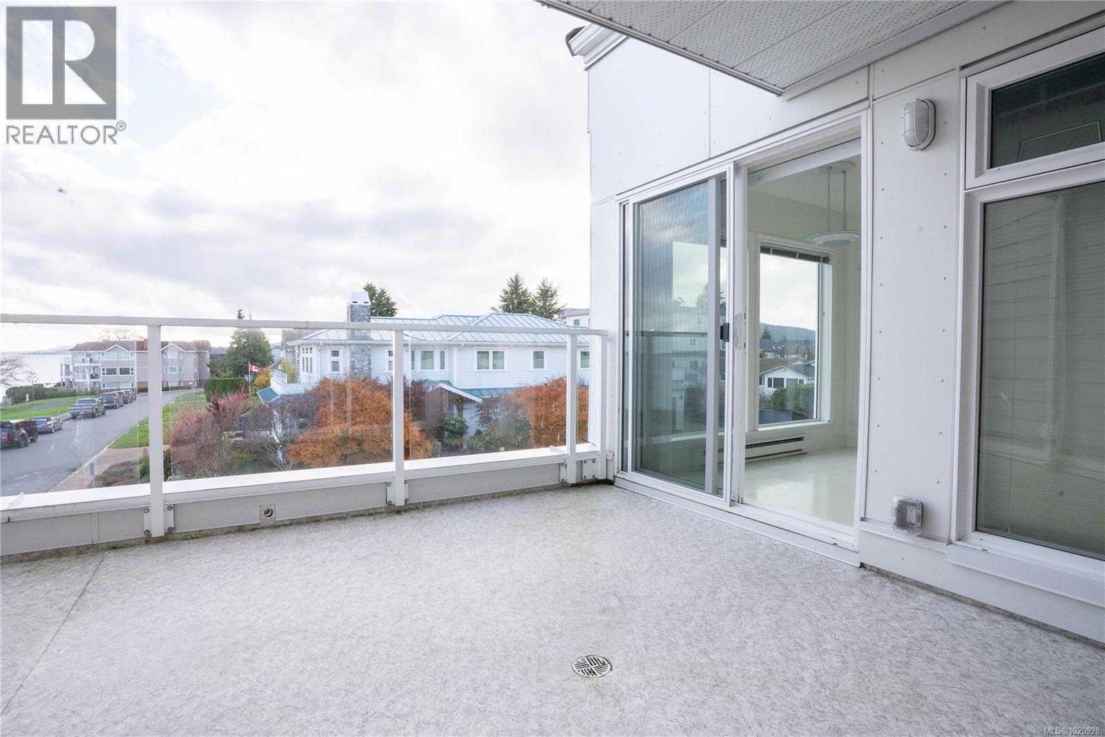 308 2550 Bevan Ave, Sidney