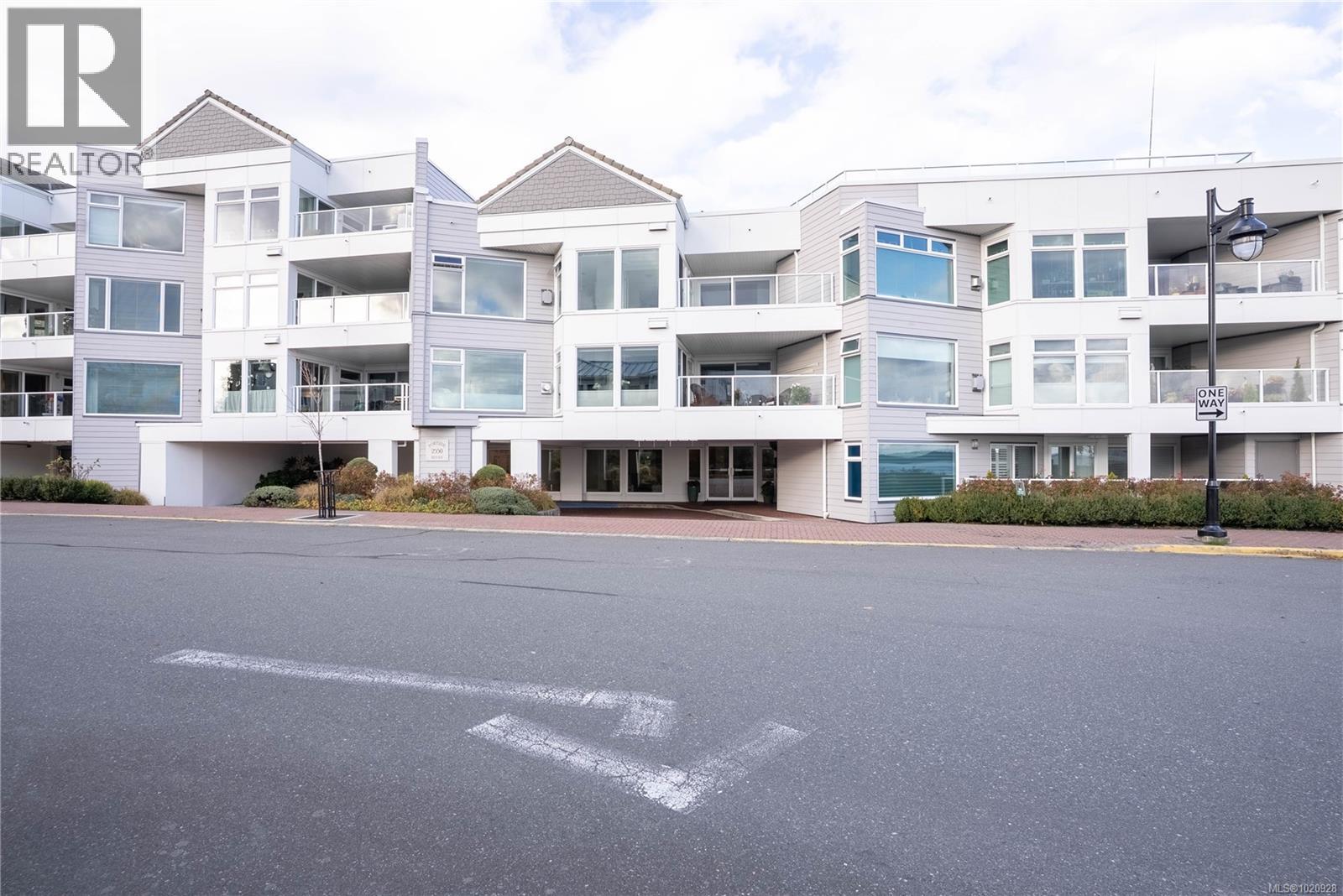 308 2550 Bevan Ave, Sidney