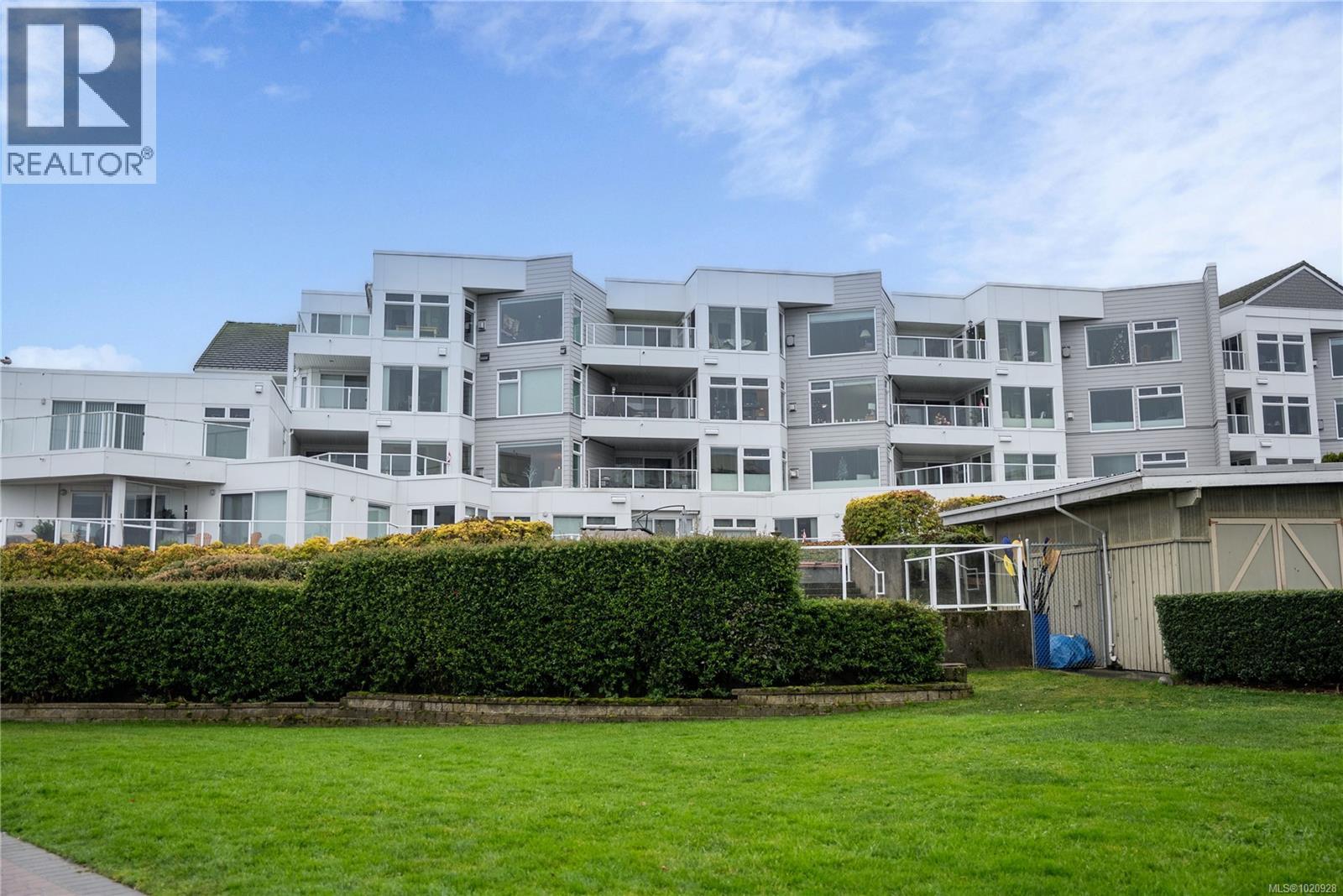 308 2550 Bevan Ave, Sidney