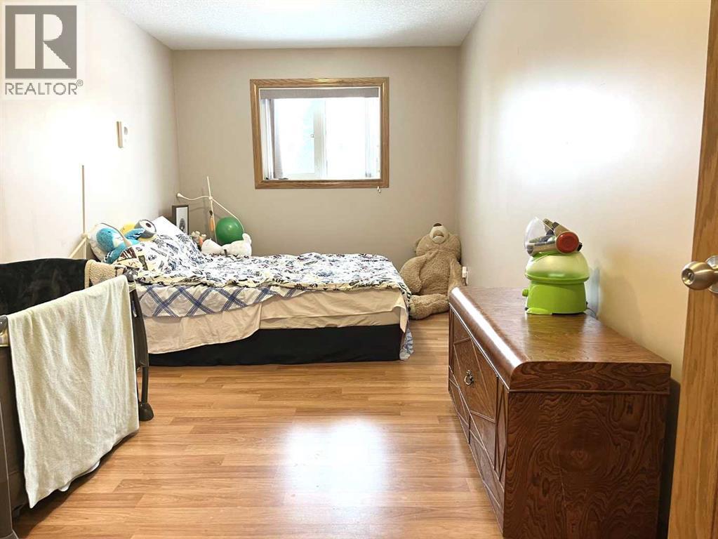 
          4228 8 Avenue
            <br/>
            <span>Edson</span>
            , 
            <span>AB</span>
             <span>T7E1A8</span>
         - Photo 35