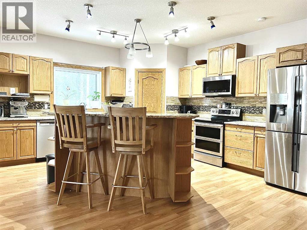 
          4228 8 Avenue
            <br/>
            <span>Edson</span>
            , 
            <span>AB</span>
             <span>T7E1A8</span>
         - Photo 19