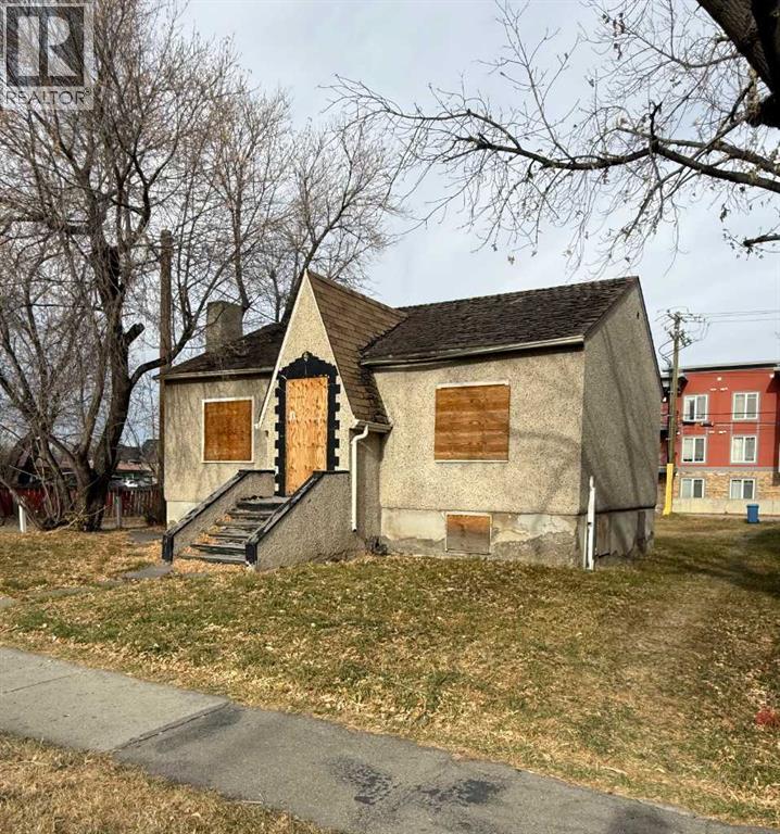 Single Family House Bungalow for Sale in   Avenue NE Tuxedo Park Calgary 