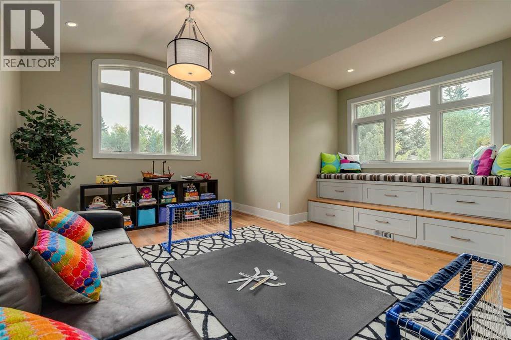 Single Family House for Sale in  Varal Place NW Varsity Calgary 