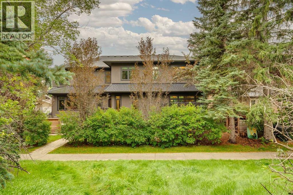 Single Family House for Sale in  Varal Place NW Varsity Calgary 