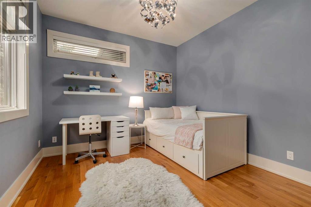 Single Family House for Sale in  Varal Place NW Varsity Calgary 