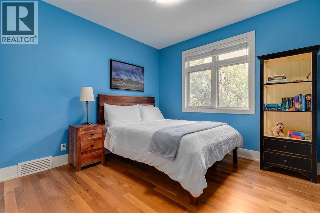 Single Family House for Sale in  Varal Place NW Varsity Calgary 