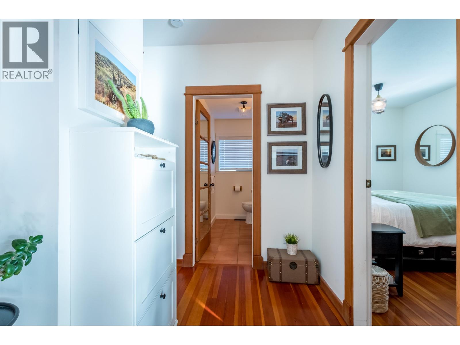 811 MARINE DRIVE, Gibsons