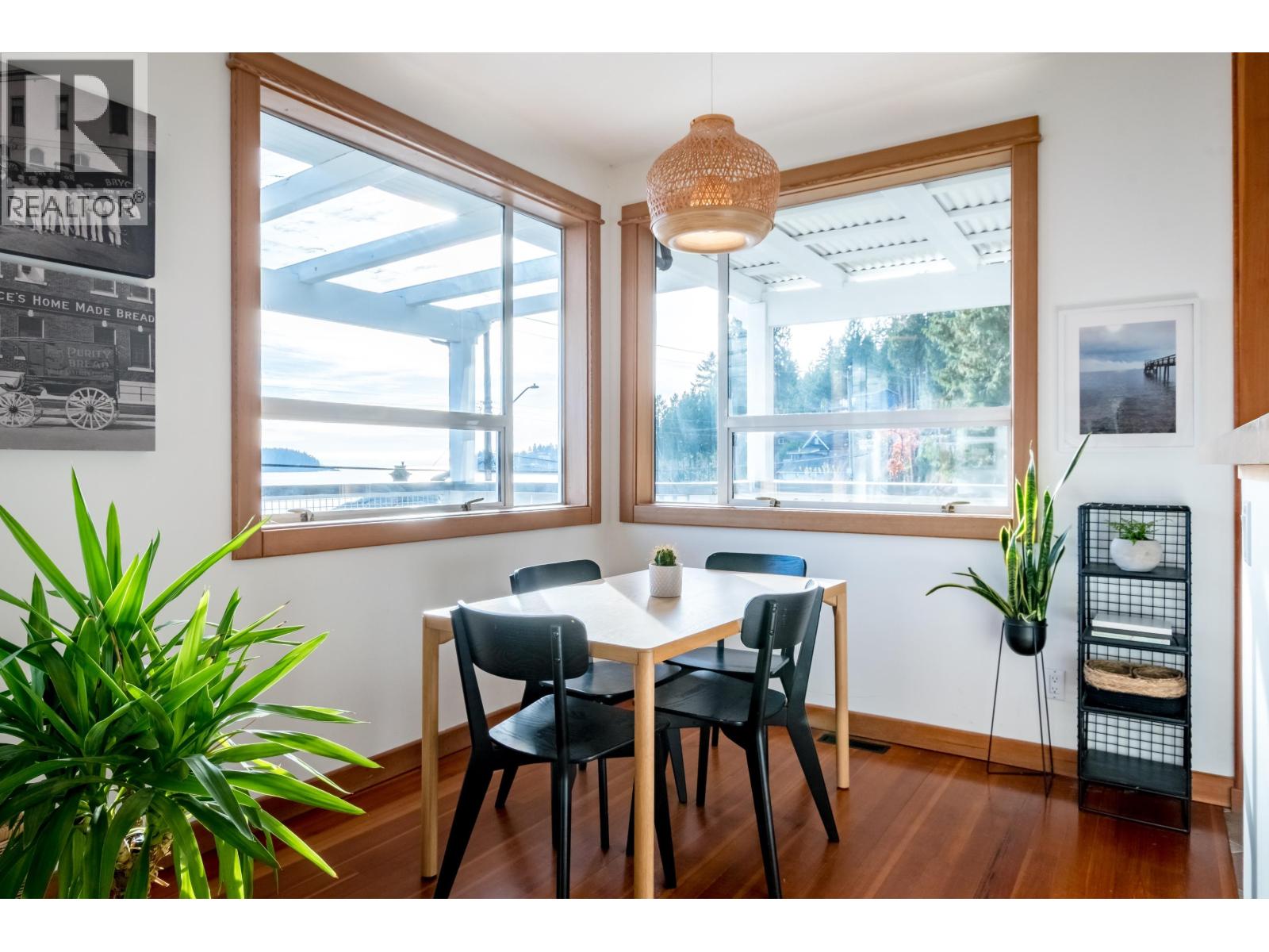 811 MARINE DRIVE, Gibsons