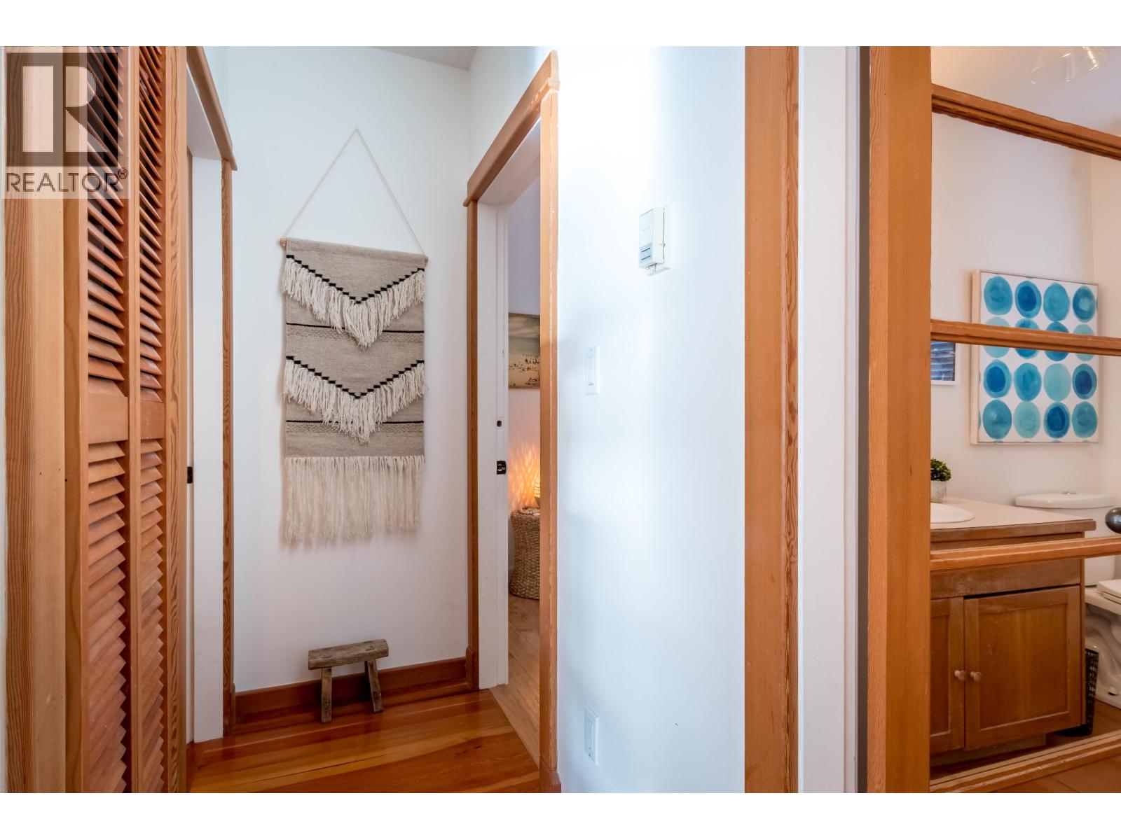 811 MARINE DRIVE, Gibsons