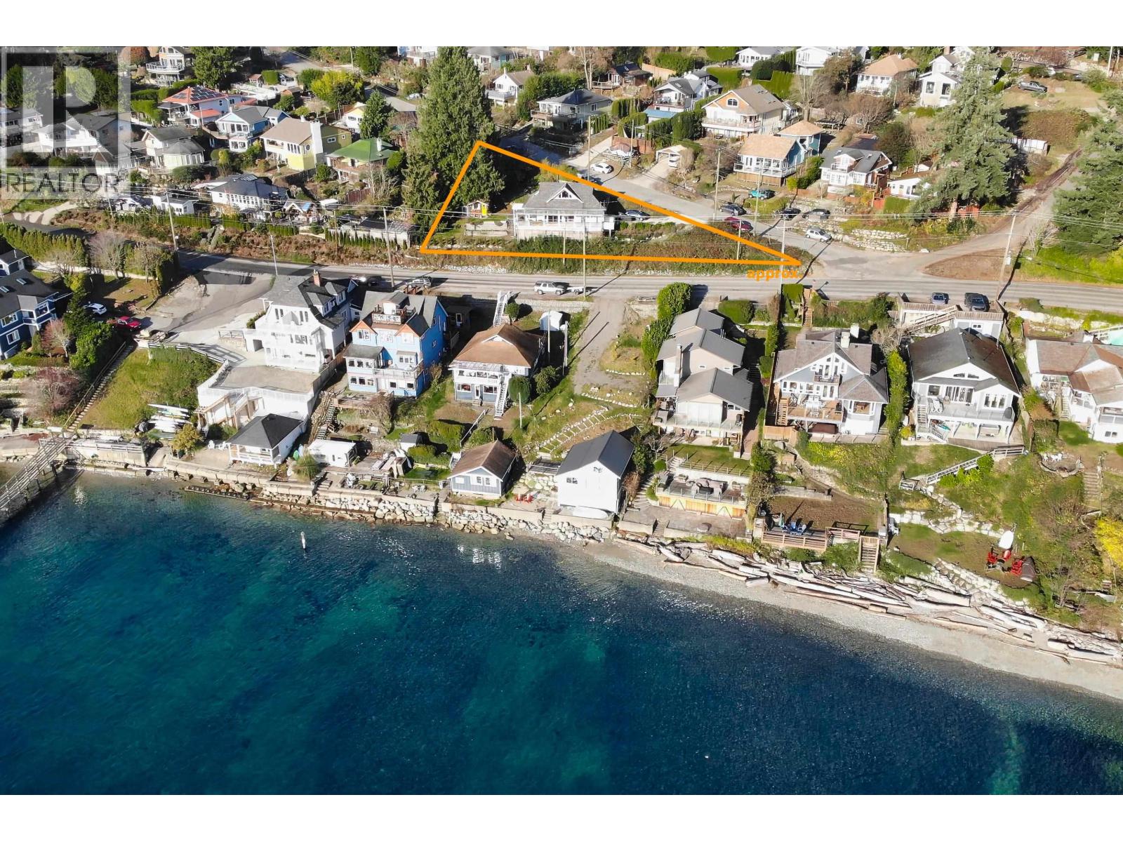 811 MARINE DRIVE, Gibsons