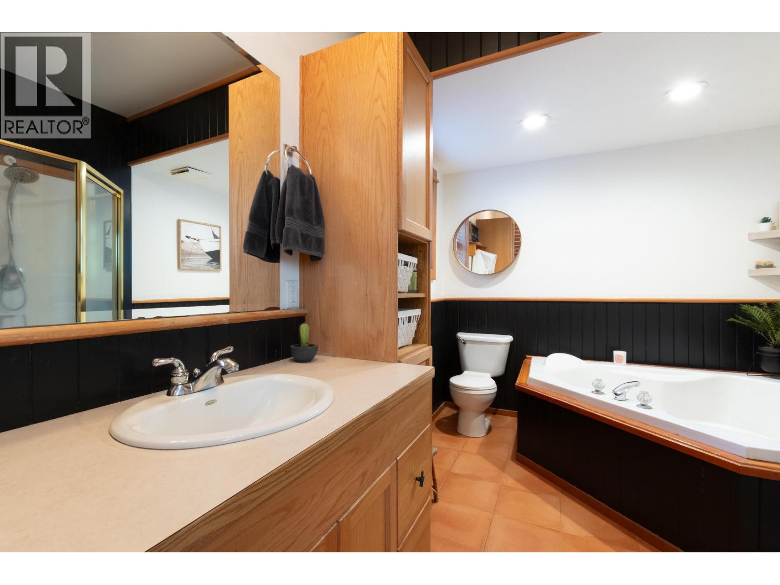 811 MARINE DRIVE, Gibsons