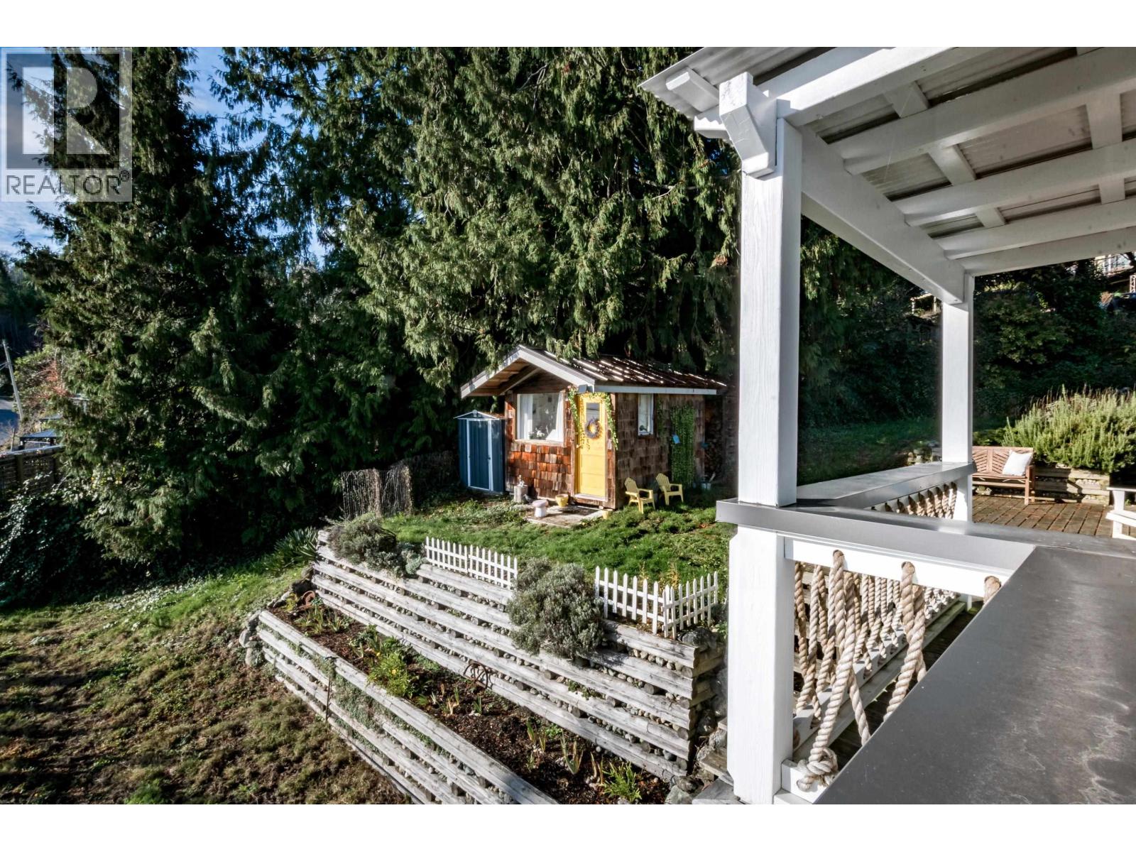 811 MARINE DRIVE, Gibsons