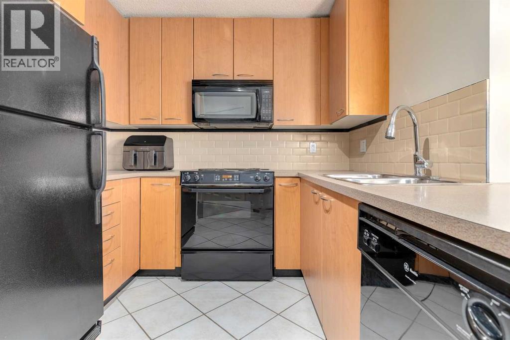 Single Family House for Sale in   Richard Place SW Lincoln Park Calgary 