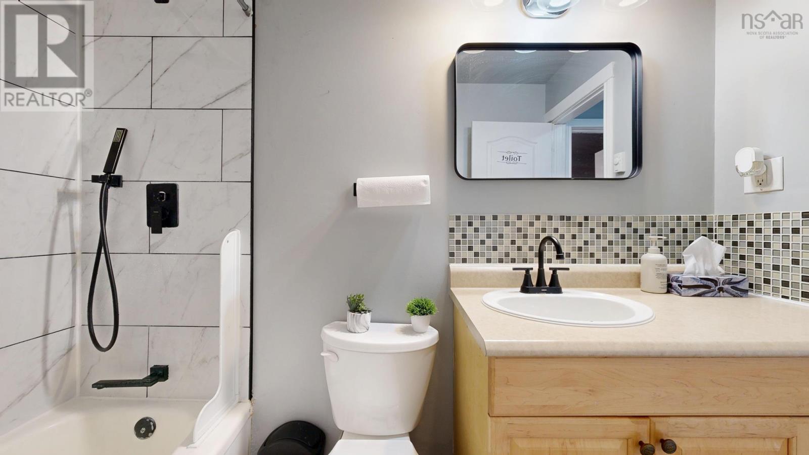 Property 32 of 37 of 1E Arklow Drive