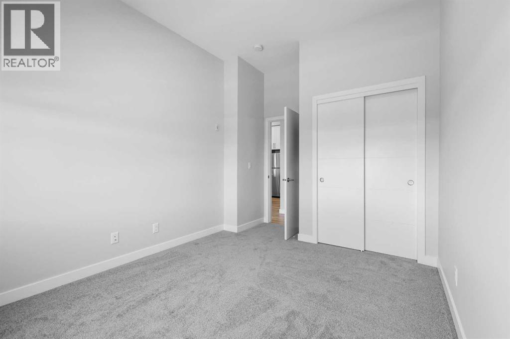 Single Family House for Sale in   Les Jardins Park SE Douglasdale/Glen Calgary 