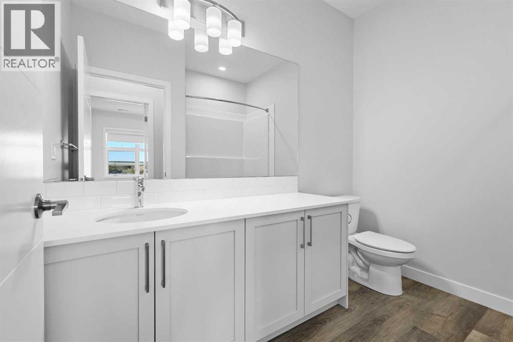 Single Family House for Sale in   Les Jardins Park SE Douglasdale/Glen Calgary 