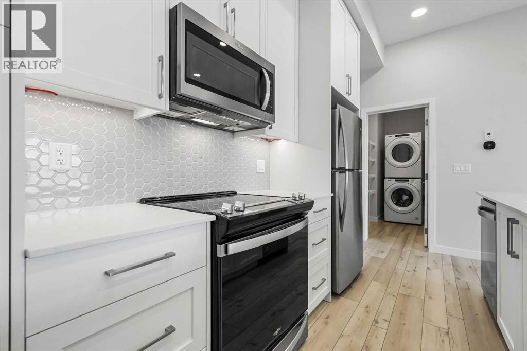 Single Family House for Sale in   Les Jardins Park SE Douglasdale/Glen Calgary 