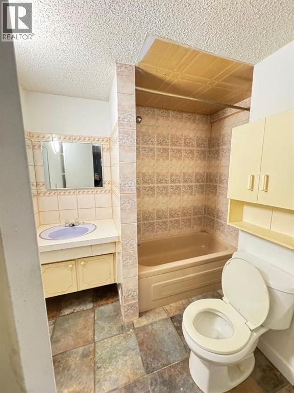 Single Family House Bungalow for Sale in  Rundlehorn Drive NE Pineridge Calgary 