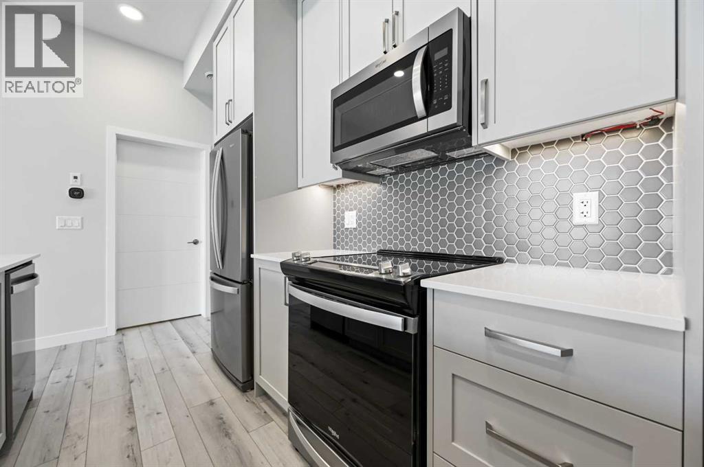 Single Family House for Sale in   Les Jardins Park SE Douglasdale/Glen Calgary 