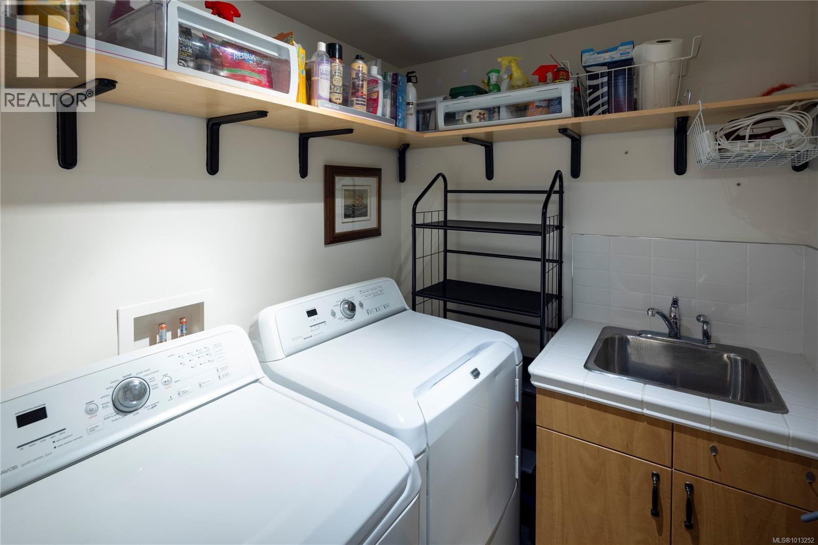 2710 Sea View Rd, Saanich