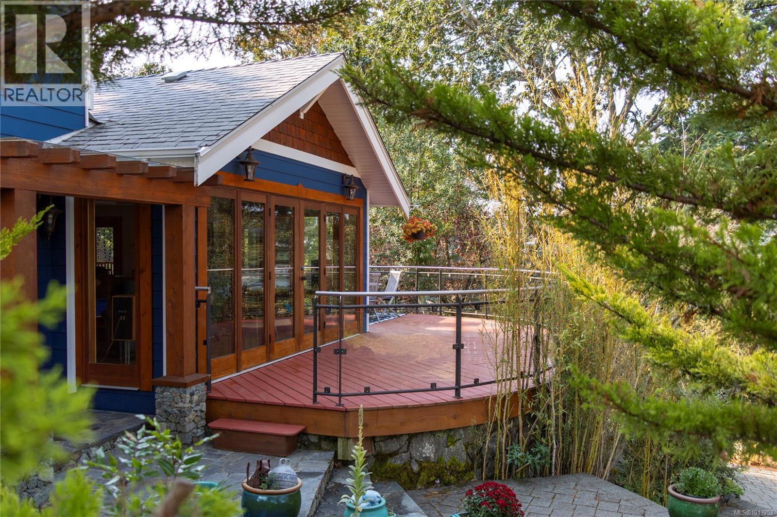 2710 Sea View Rd, Saanich