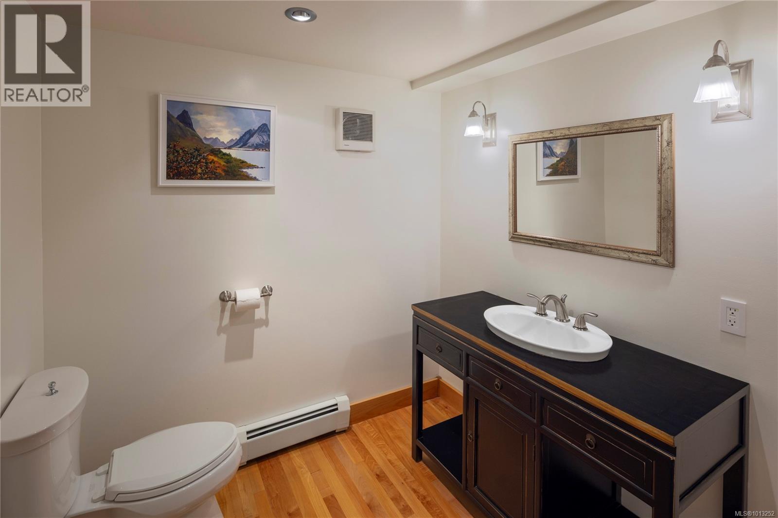 2710 Sea View Rd, Saanich