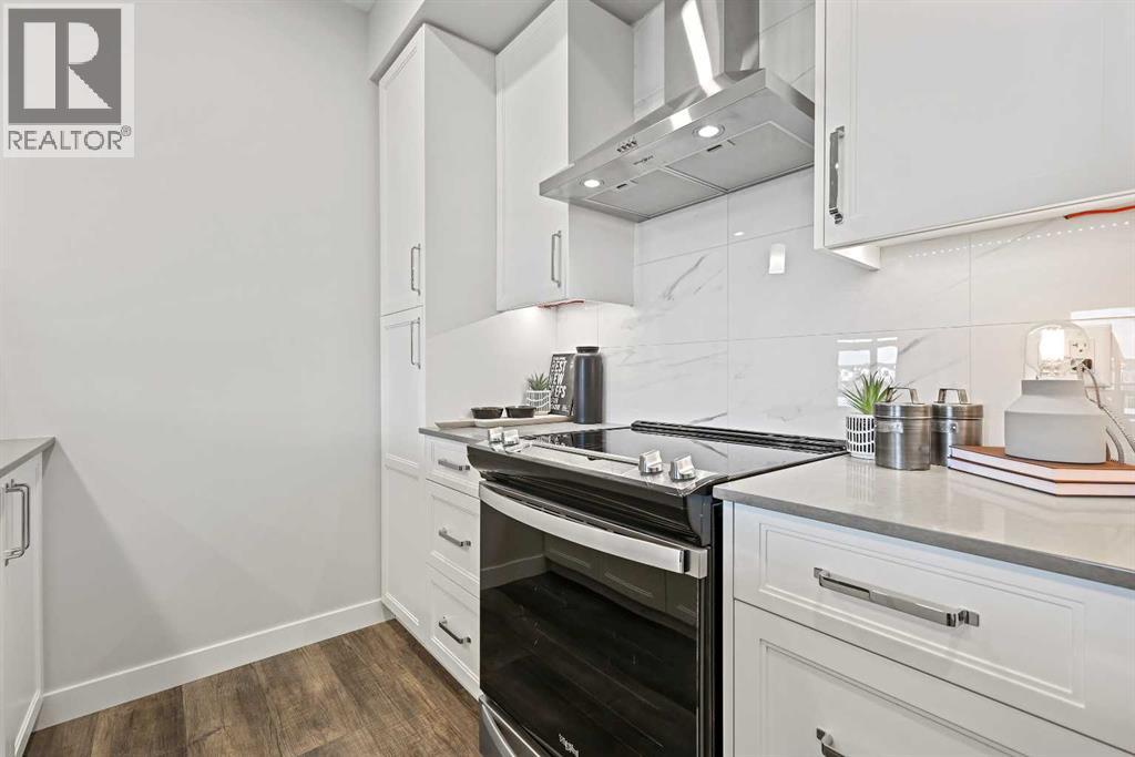 Single Family House for Sale in   Les Jardins Park SE Douglasdale/Glen Calgary 