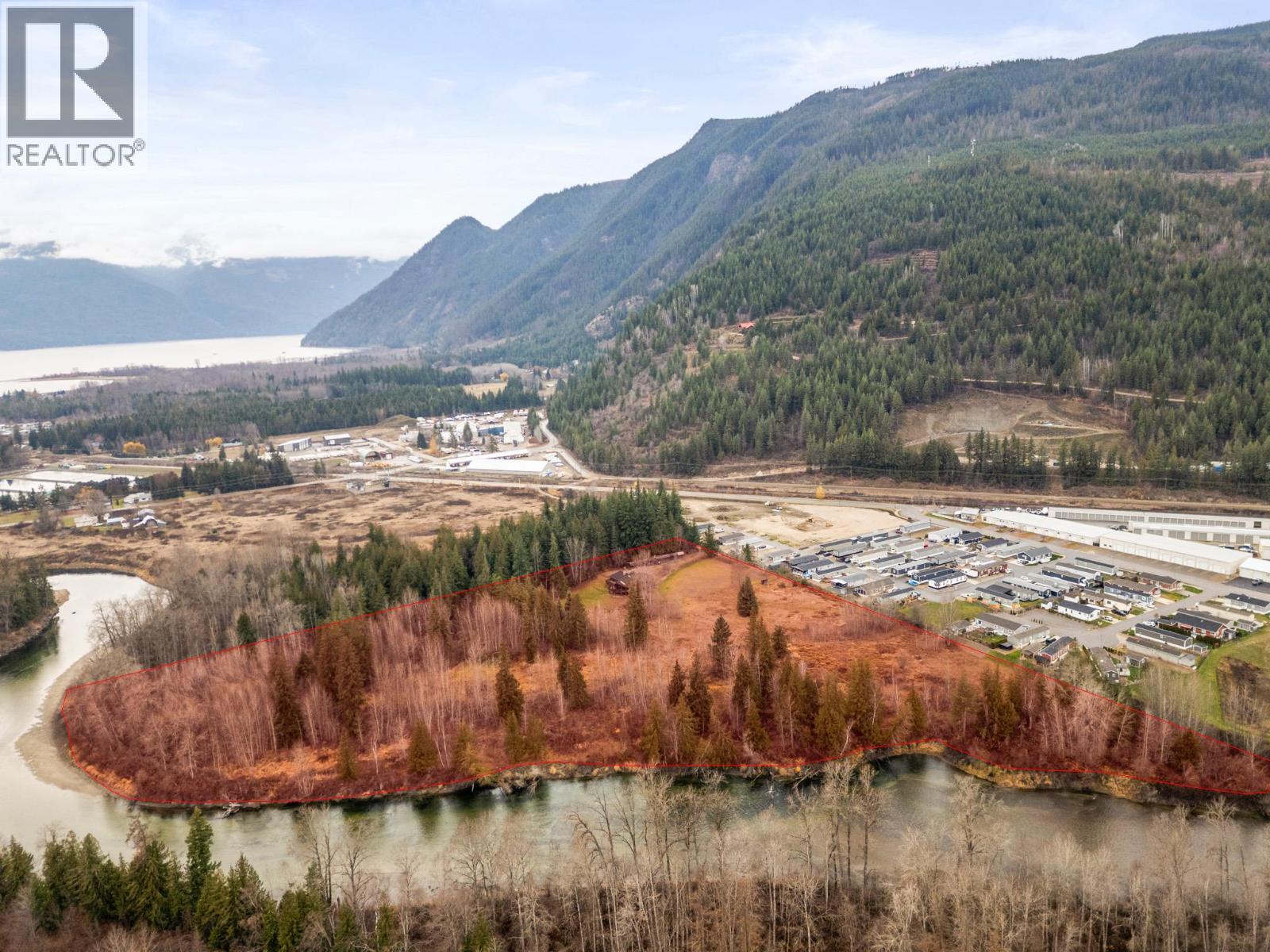 1703 Hillier Road, Sicamous