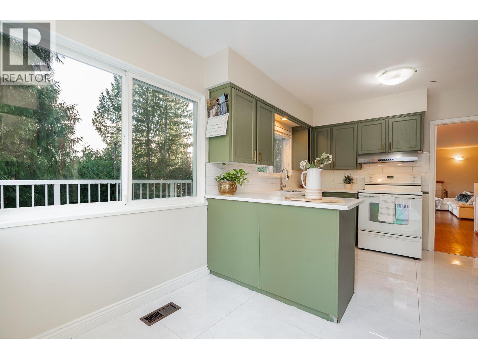 1648 SCARBOROUGH CRESCENT, Port Coquitlam