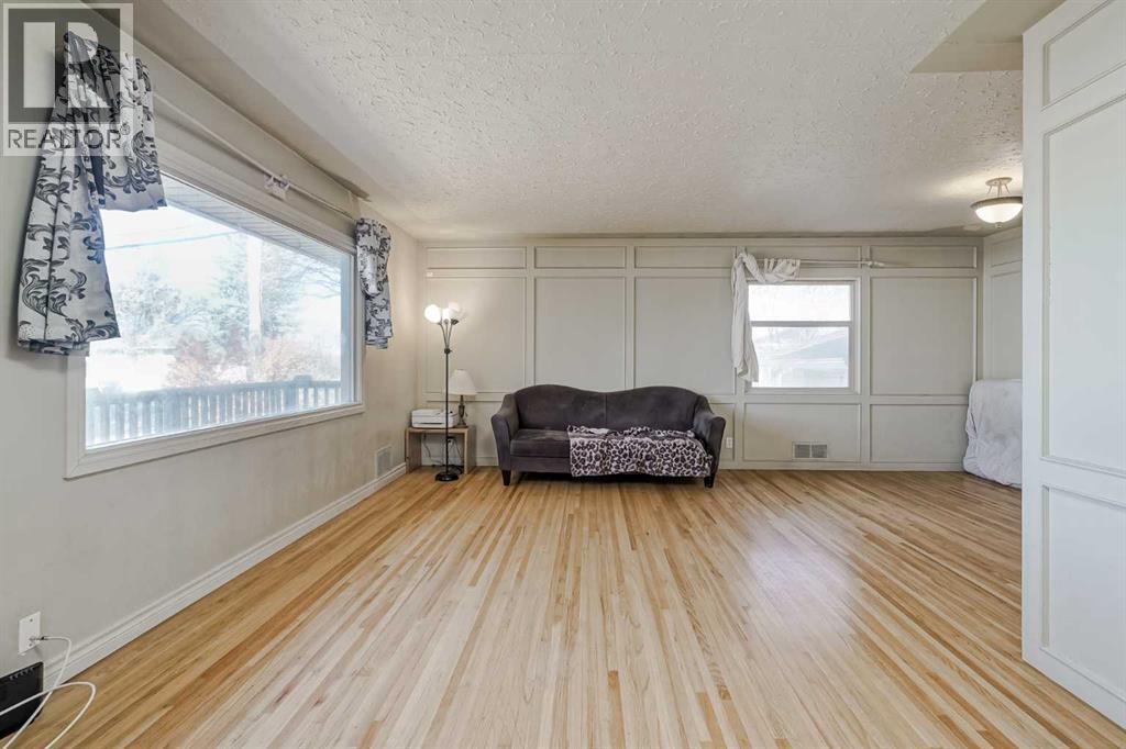 Single Family House Bungalow for Sale in  Renfrew Drive NE Renfrew Calgary 