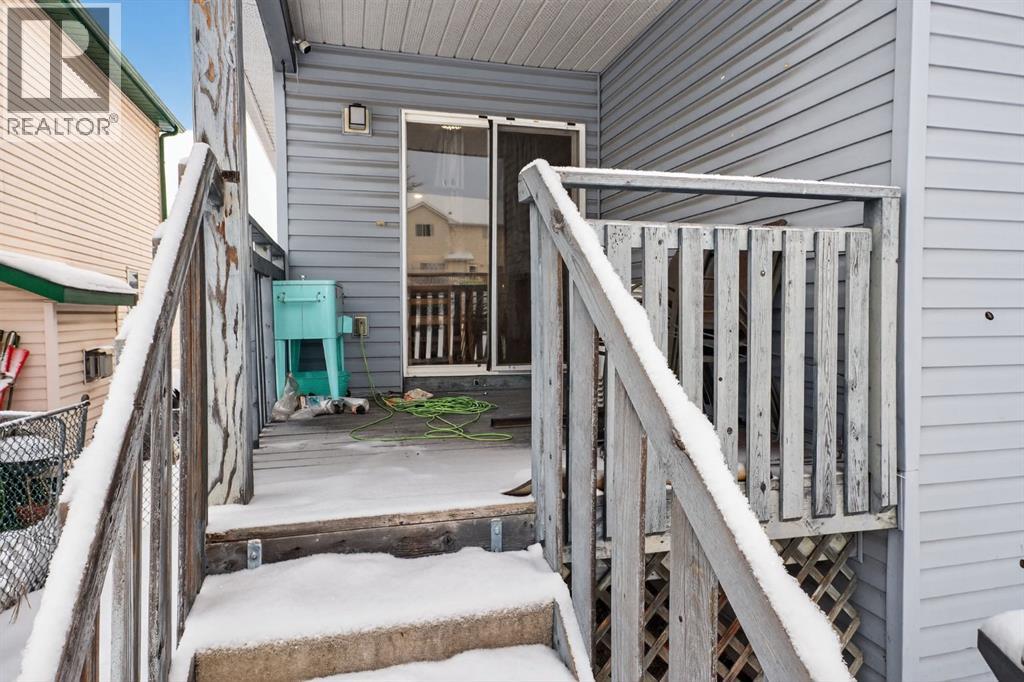 Single Family House 3 Level for Sale in  Somercrest Circle SW Somerset Calgary 