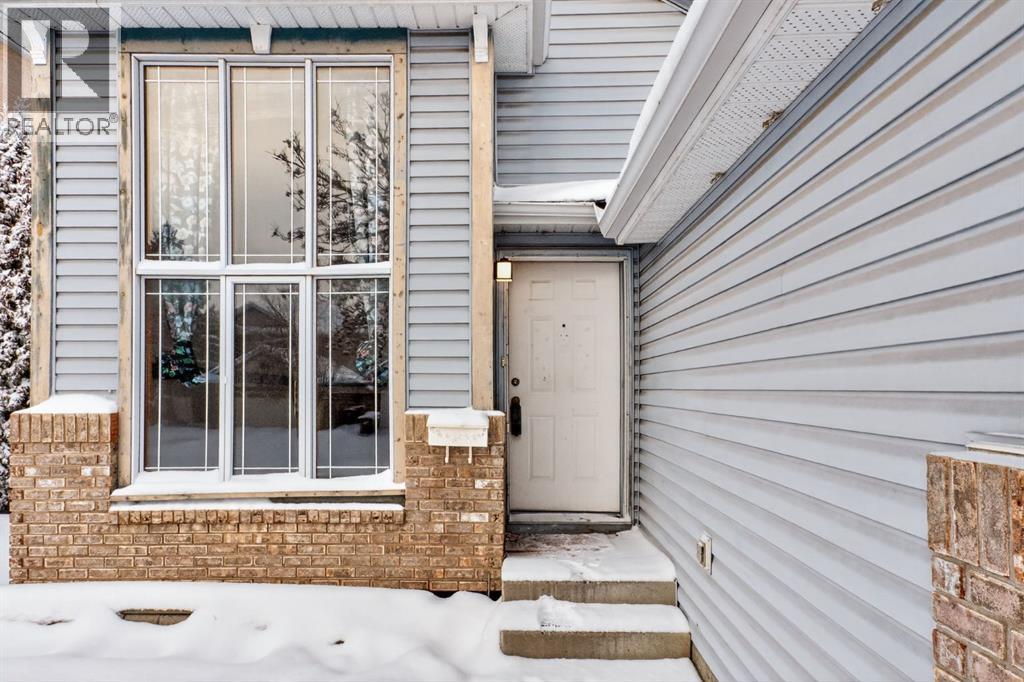 Single Family House 3 Level for Sale in  Somercrest Circle SW Somerset Calgary 