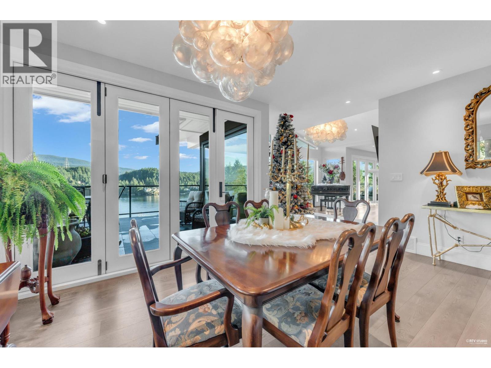 1812 CARDINAL CRESCENT, North Vancouver