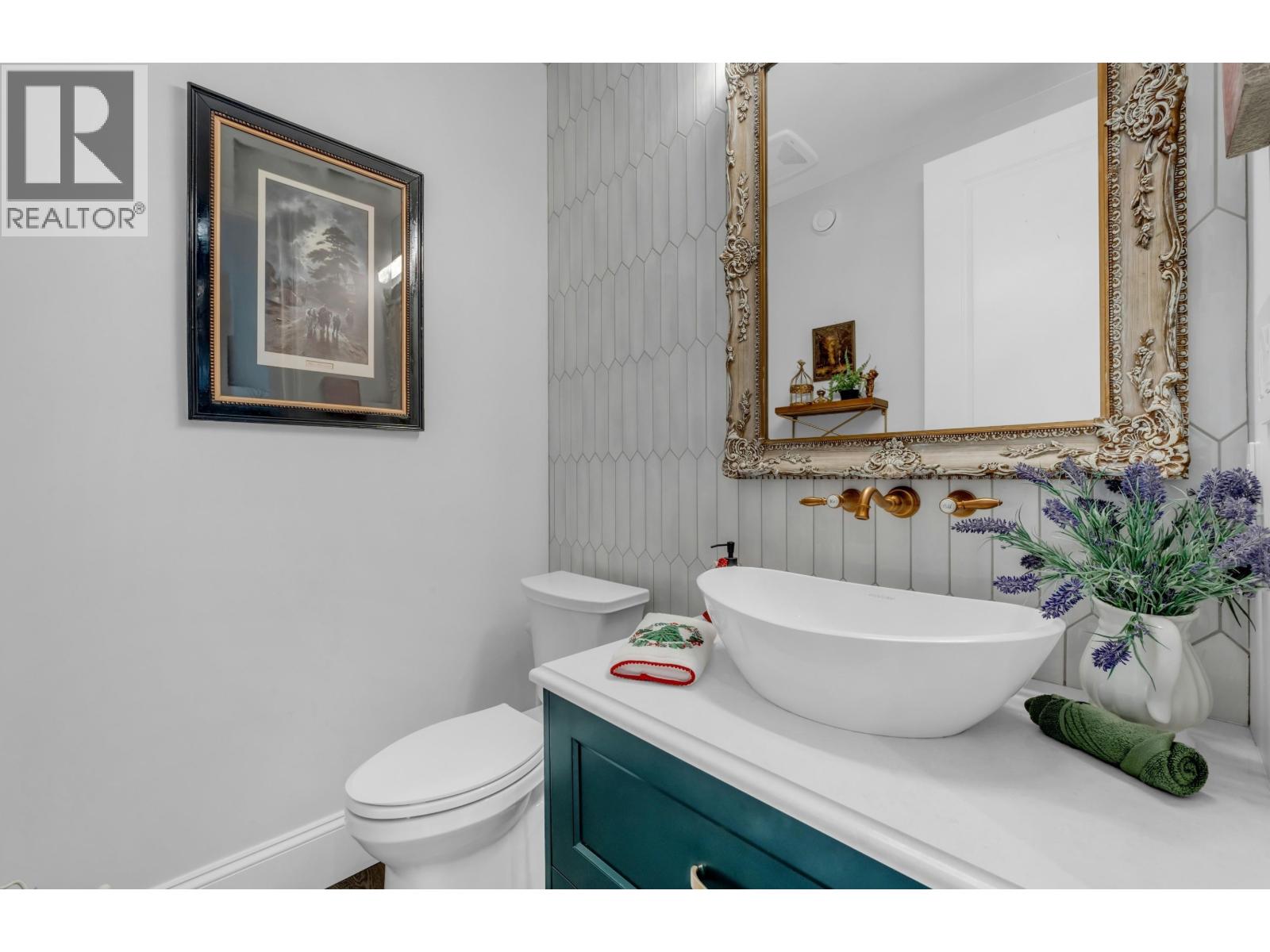 1812 CARDINAL CRESCENT, North Vancouver