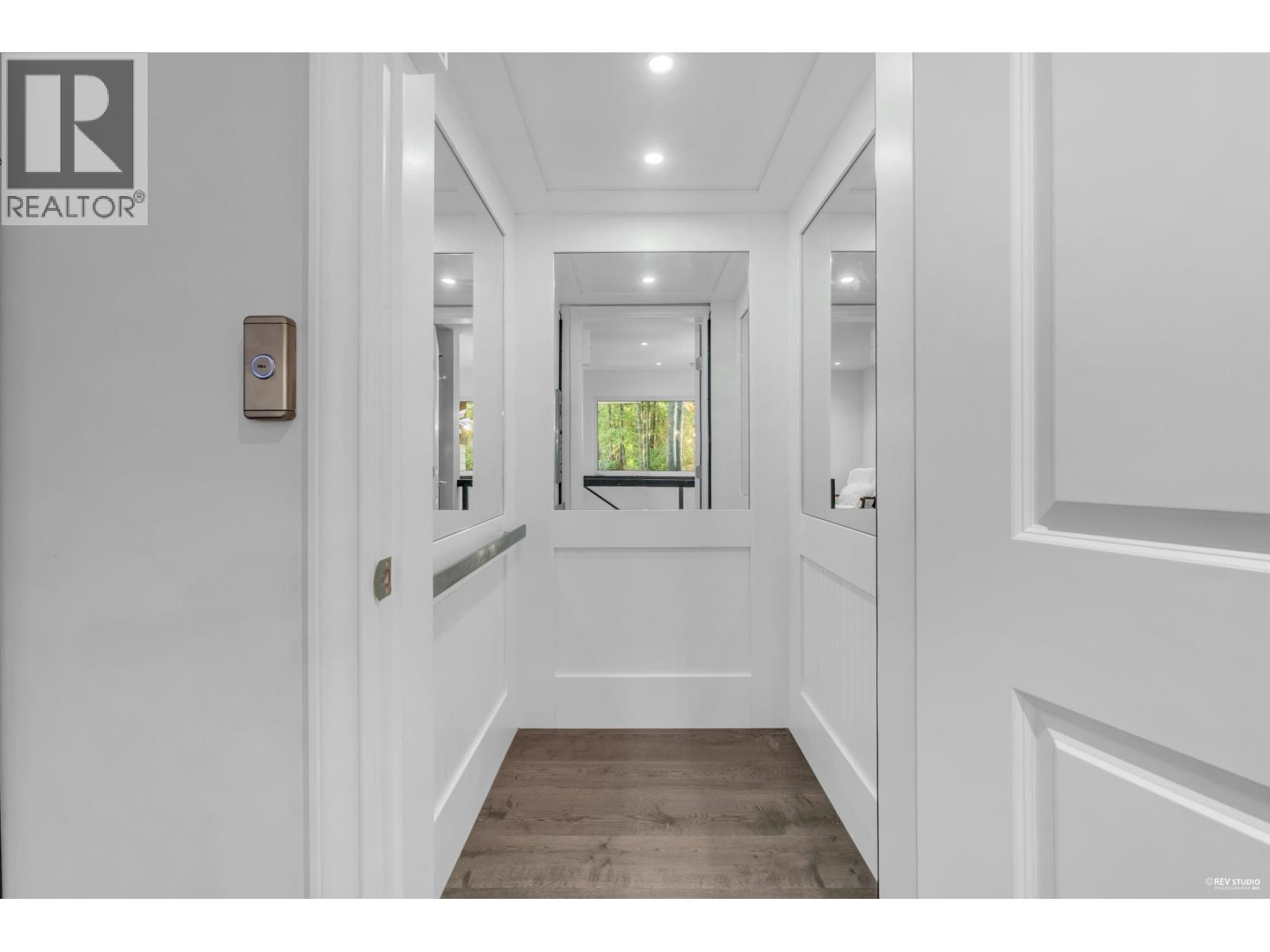 1812 CARDINAL CRESCENT, North Vancouver