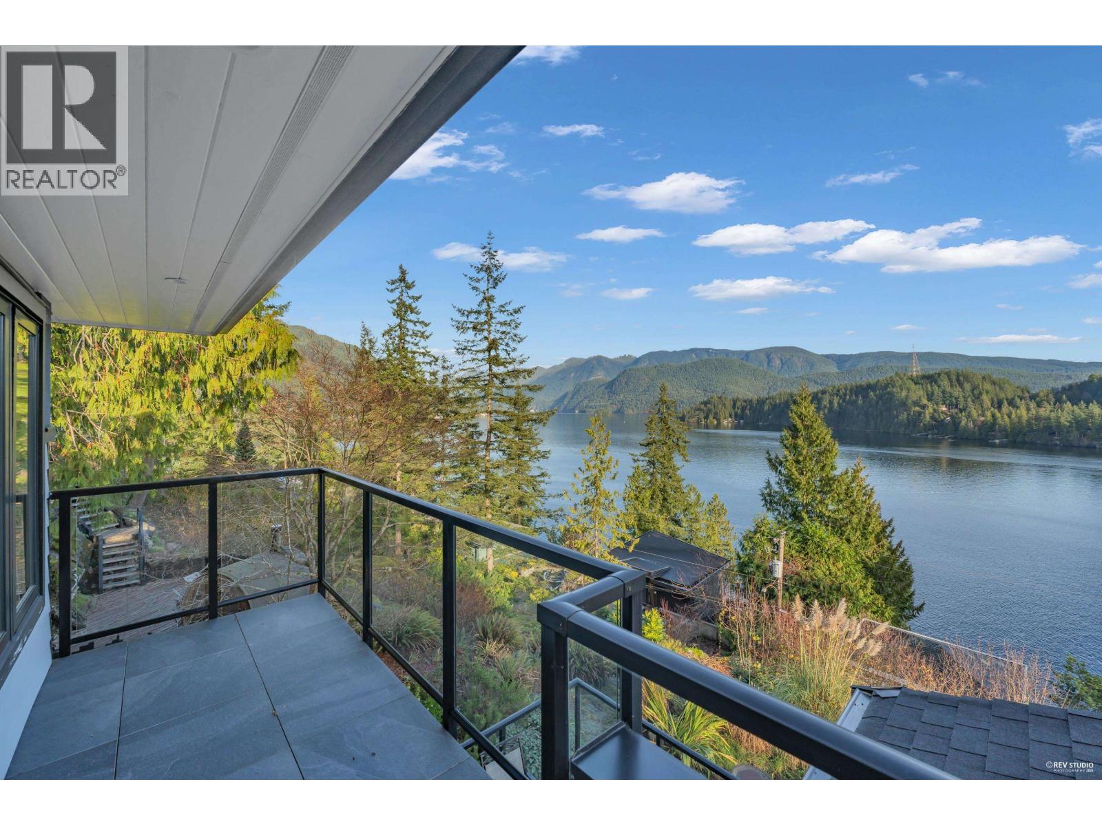 1812 CARDINAL CRESCENT, North Vancouver