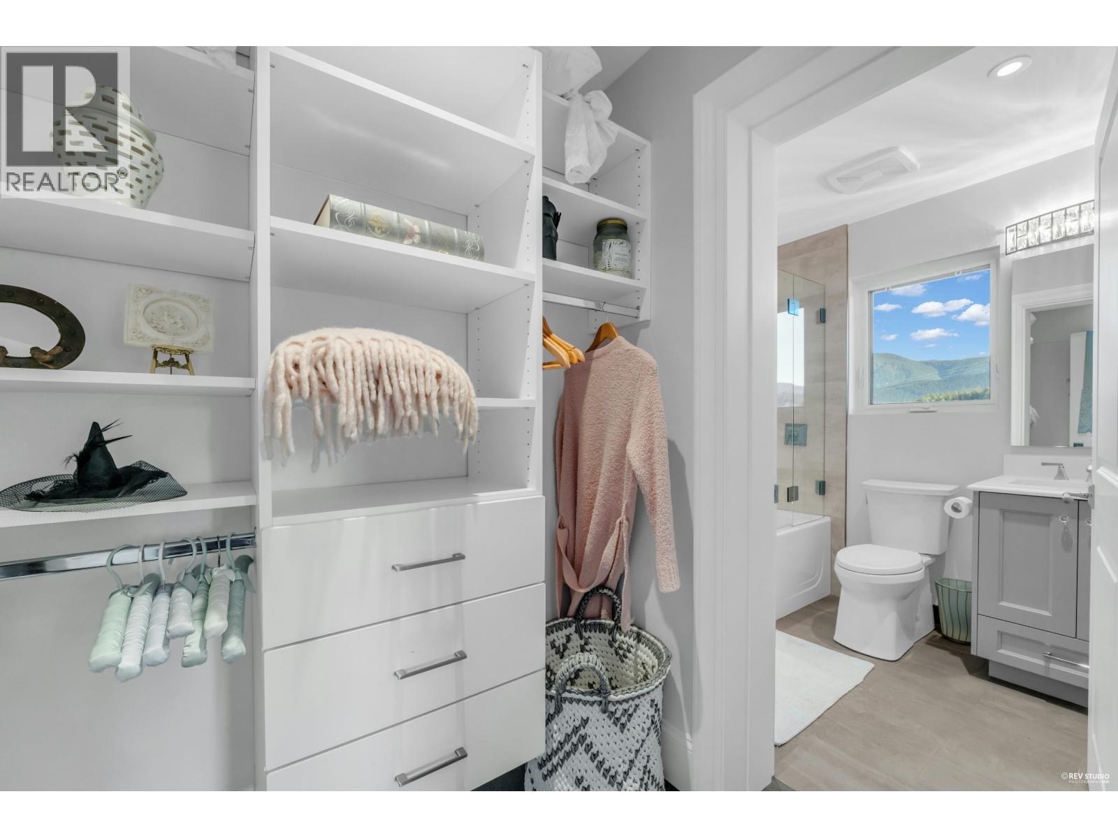 1812 CARDINAL CRESCENT, North Vancouver