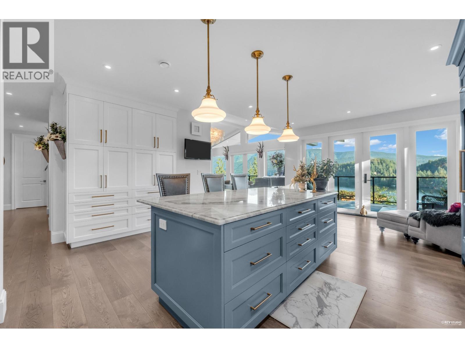 1812 CARDINAL CRESCENT, North Vancouver