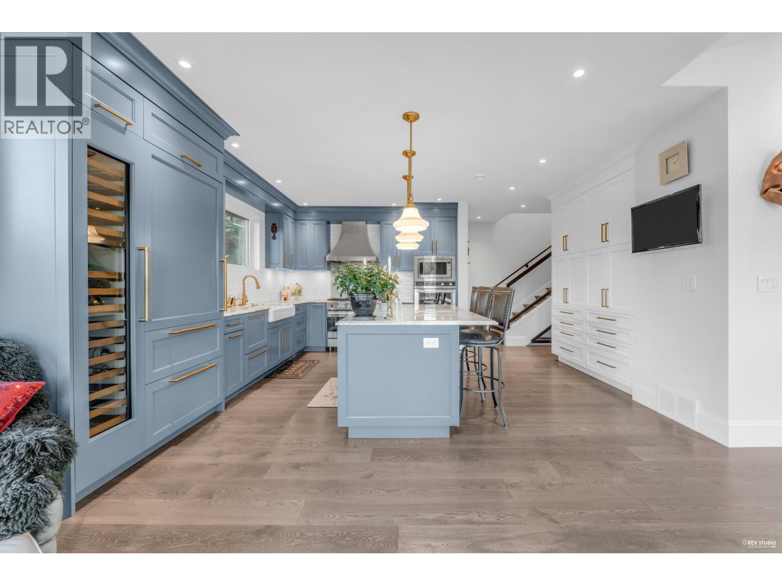 1812 CARDINAL CRESCENT, North Vancouver