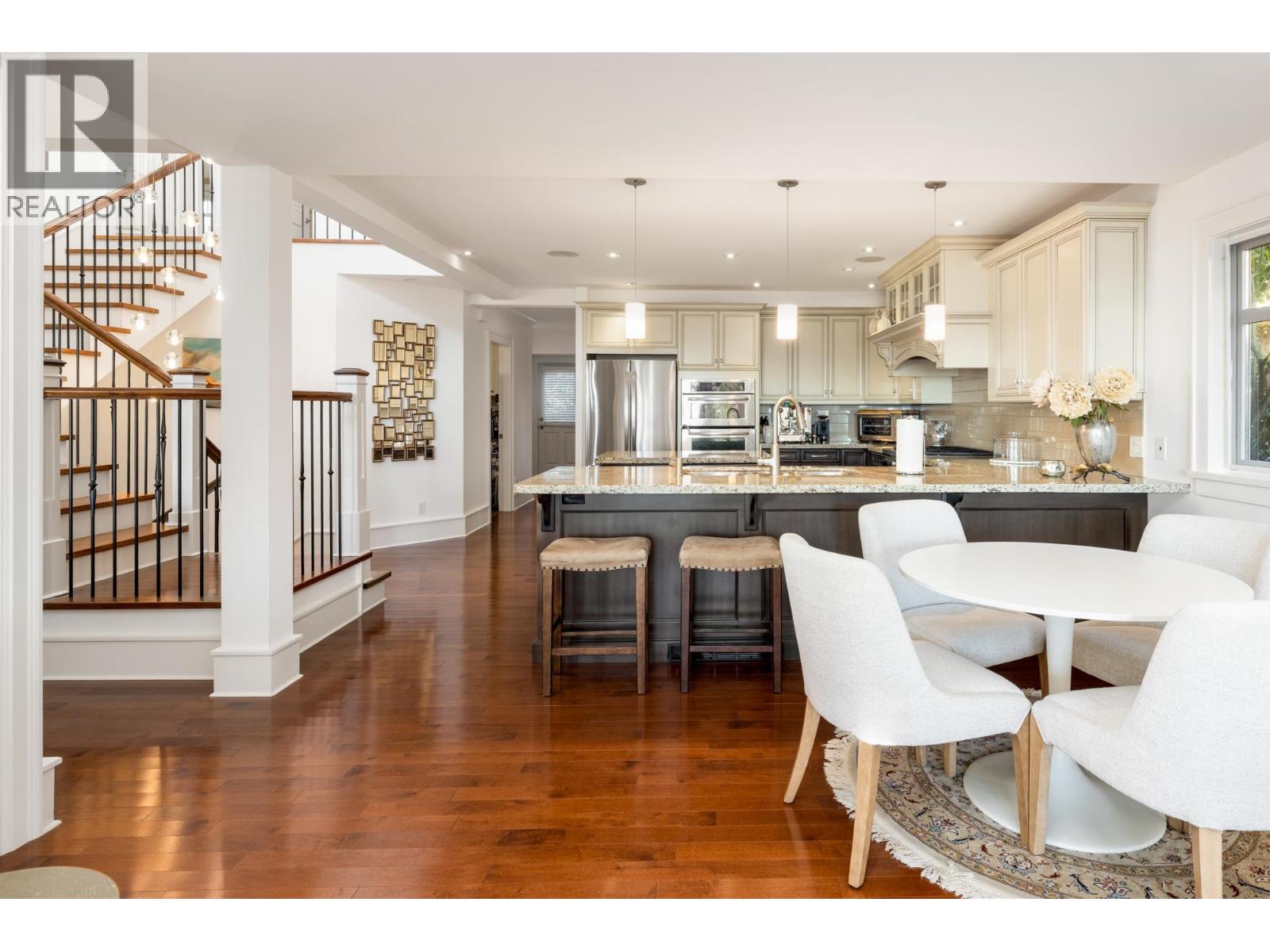 2623 LAWSON AVENUE, West Vancouver