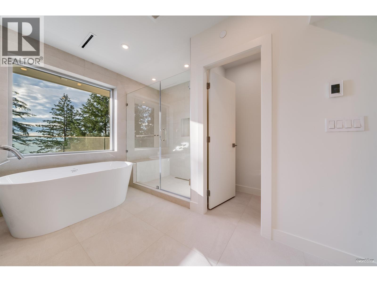 4437 PICCADILLY NORTH, West Vancouver