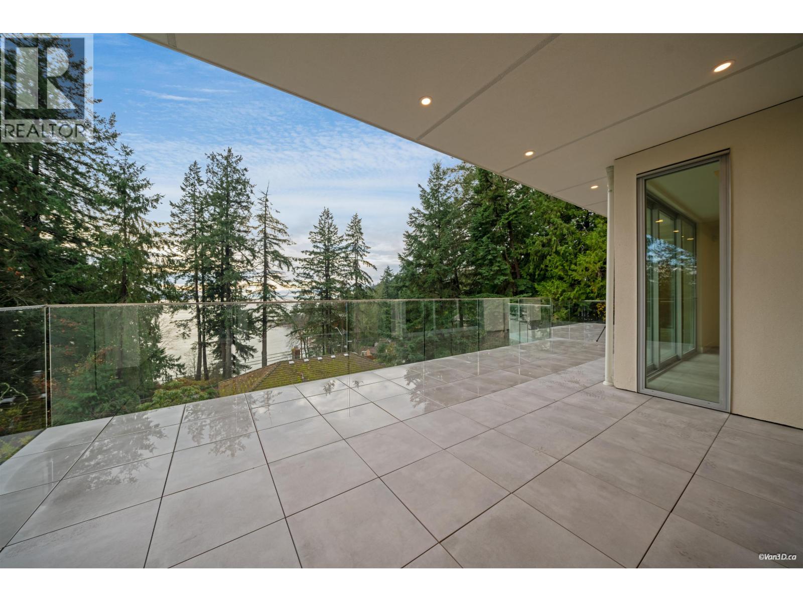 4437 PICCADILLY NORTH, West Vancouver