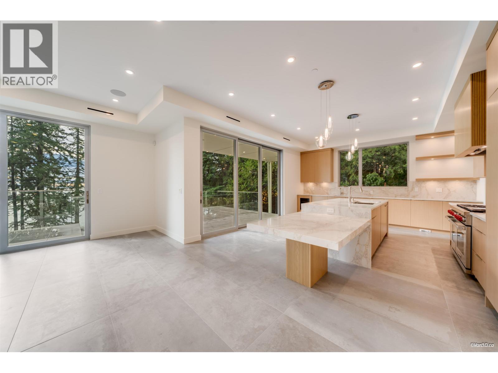 4437 PICCADILLY NORTH, West Vancouver