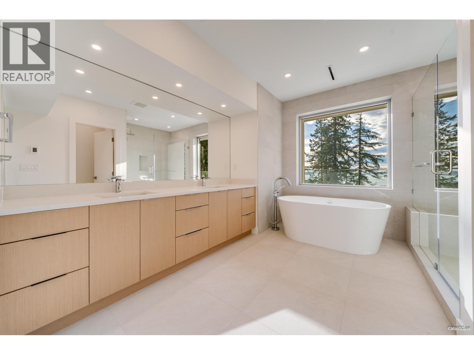 4437 PICCADILLY NORTH, West Vancouver